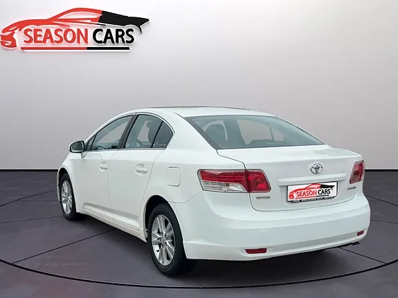 Toyota Avensis 2010 photo 2