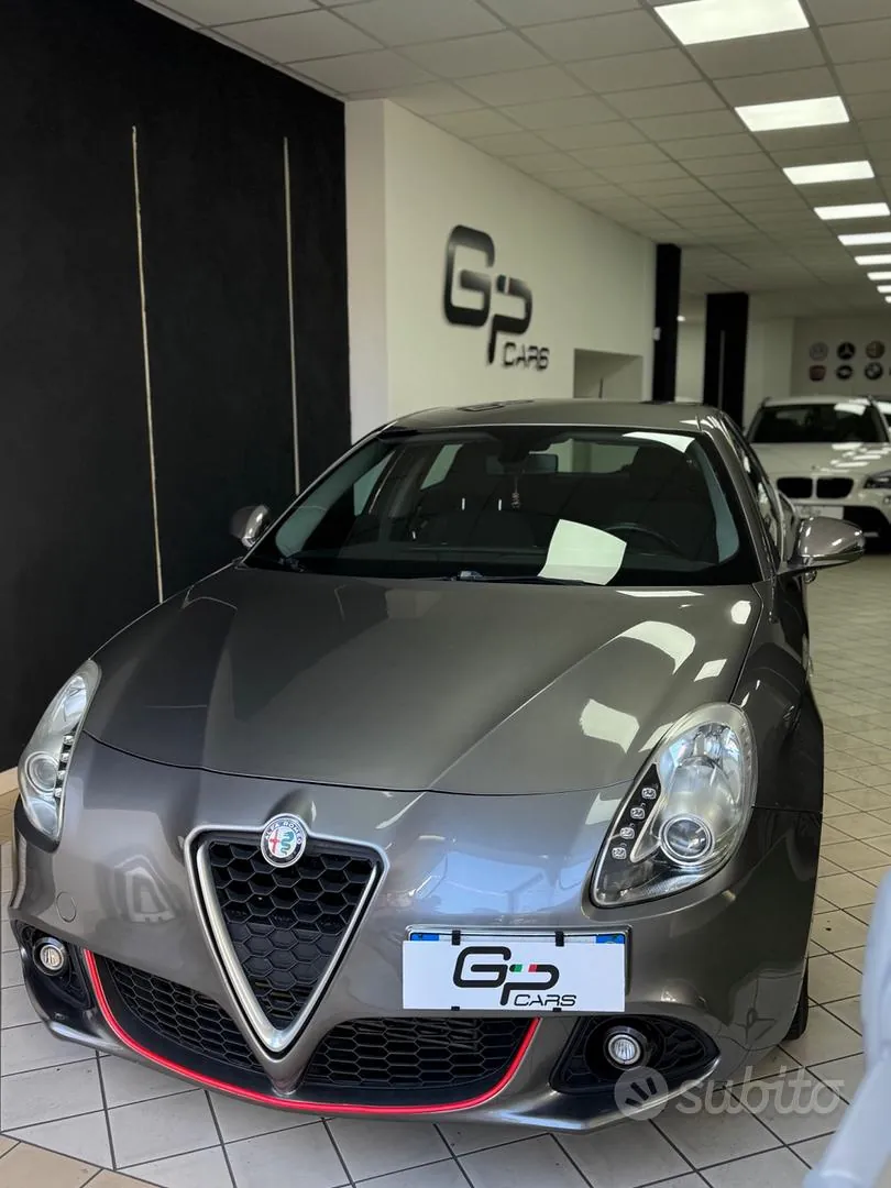 Alfa Romeo Giulietta 2013 photo 2