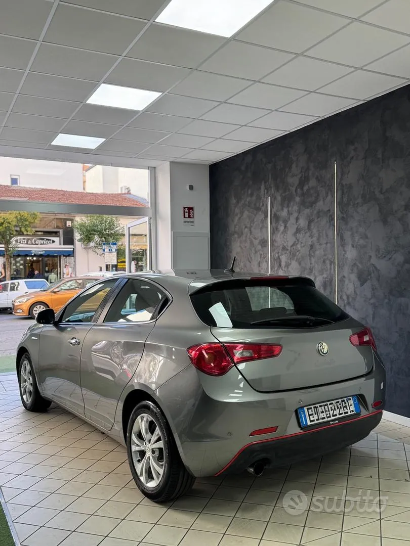 Alfa Romeo Giulietta 2013 photo 3