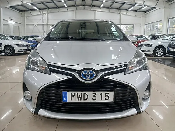 Toyota Yaris 2015 photo 2
