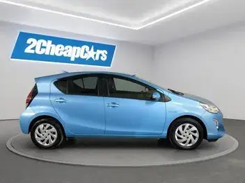 Toyota Aqua 2015 photo 5