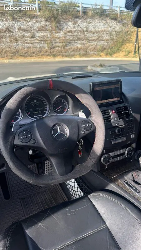 Mercedes-Benz C63 Amg 2010 photo 3