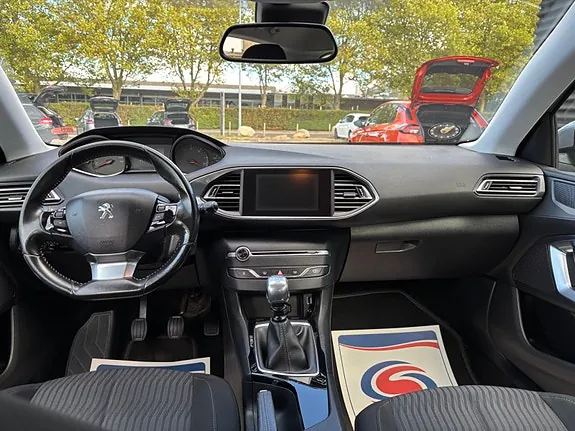 Peugeot 308 2015 photo 5