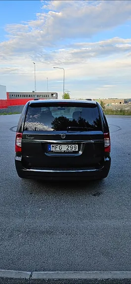 Lancia Voyager 2012 photo 4