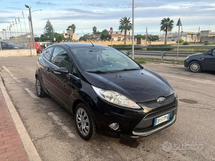 Ford Fiesta 2010 photo 3