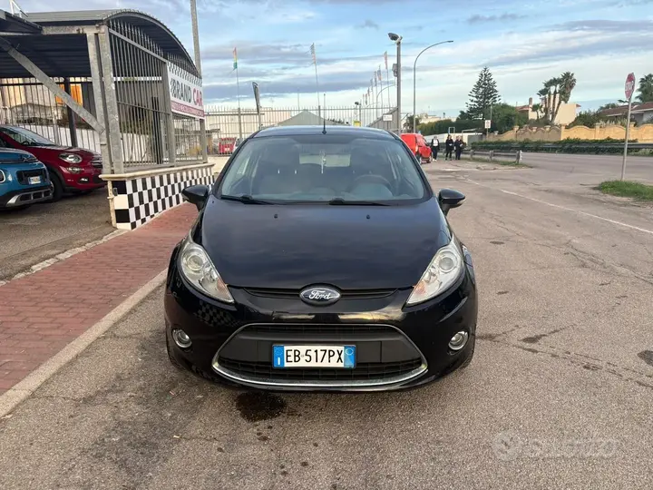 Ford Fiesta 2010 photo 2
