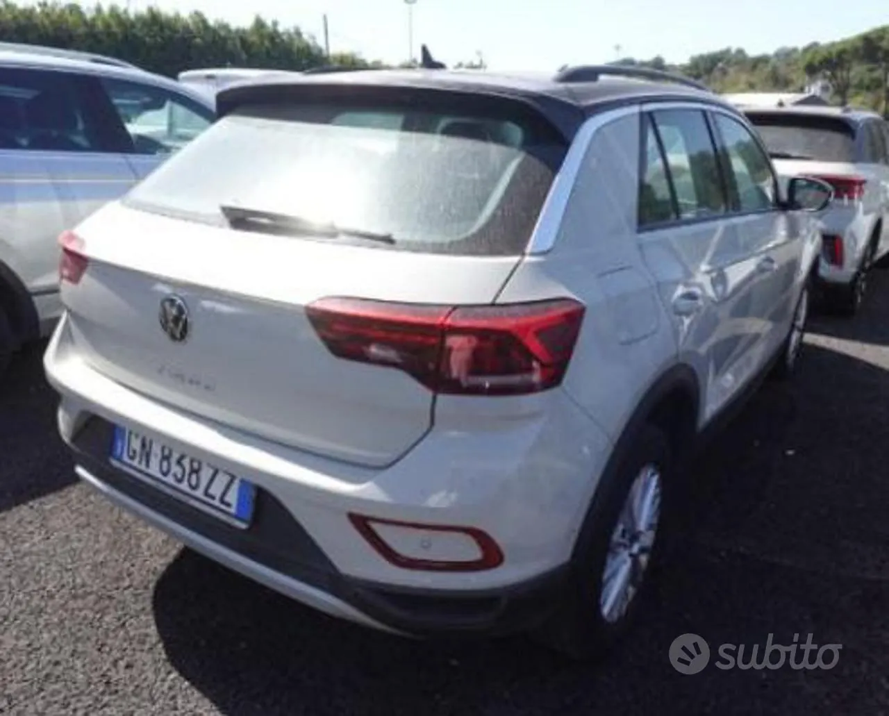 Volkswagen T-Roc 2023 photo 2