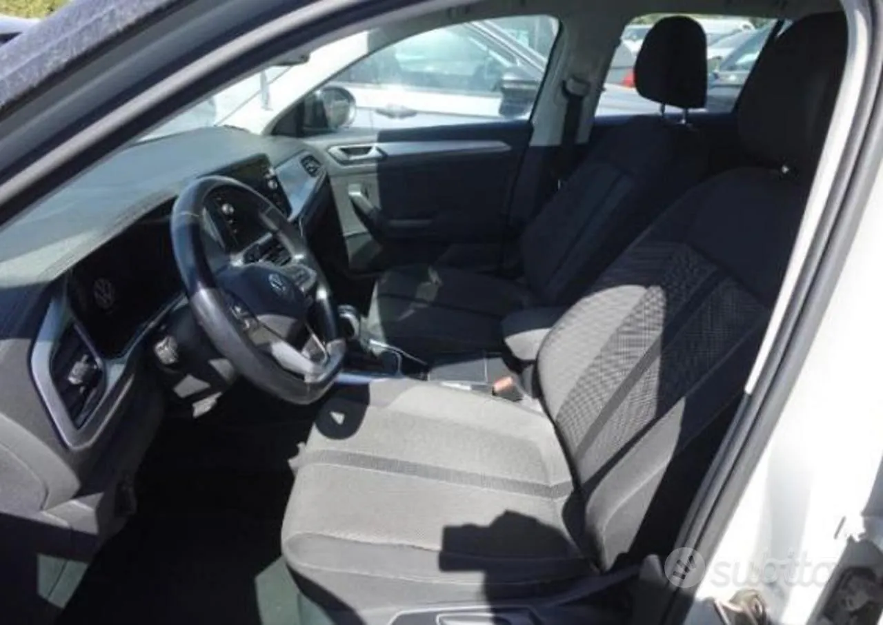Volkswagen T-Roc 2023 photo 3