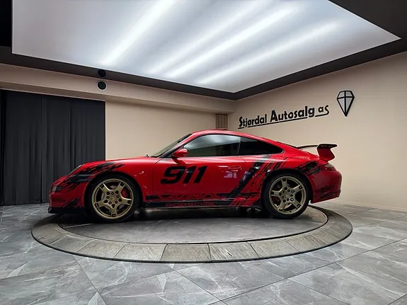 Porsche 911 Carrera S 2005 photo 2