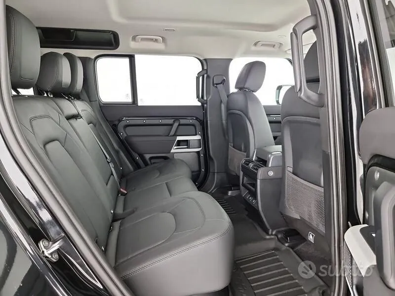 Land Rover Defender 2022 photo 5