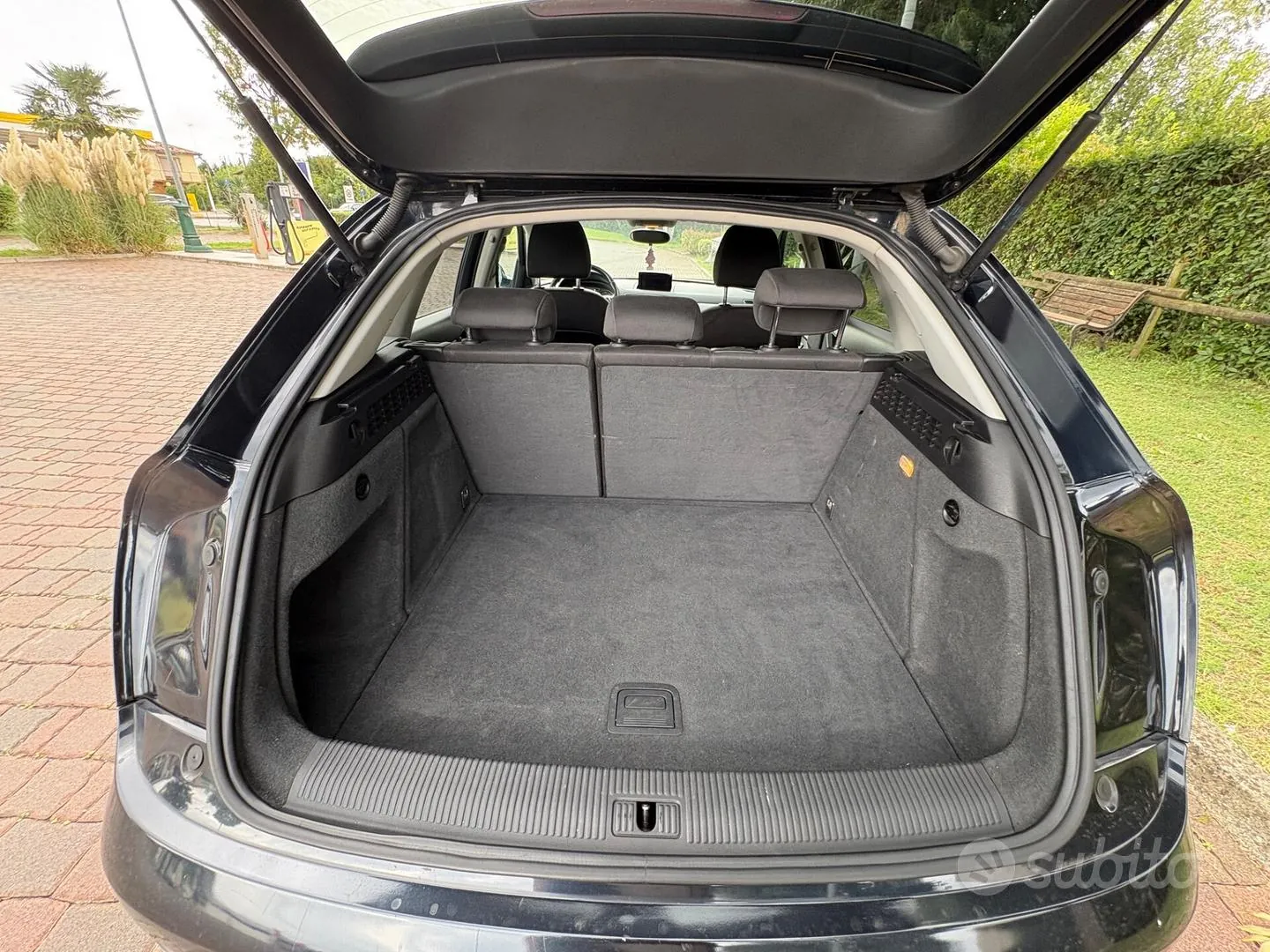Audi Q3 2012 photo 5