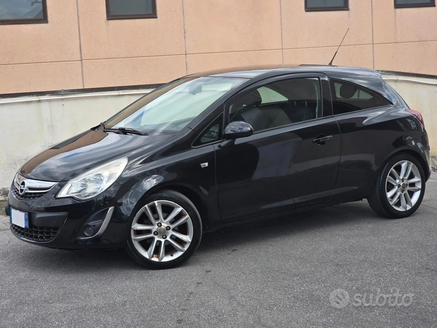 Opel Corsa 2012 photo 2
