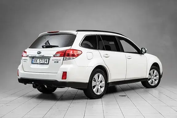 Subaru Outback 2013 photo 3