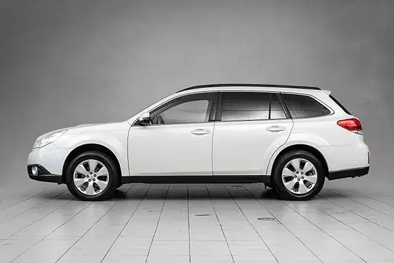 Subaru Outback 2013 photo 2
