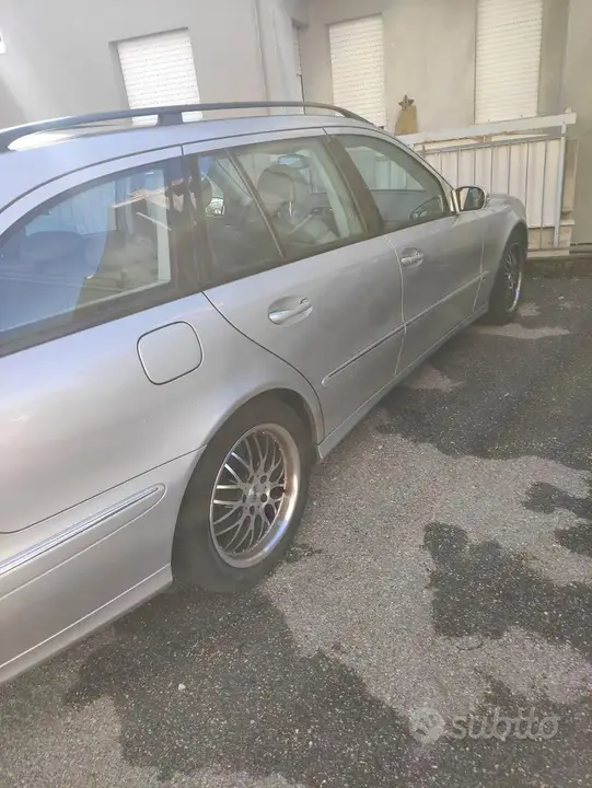 Mercedes-Benz E 280 2005 photo 5