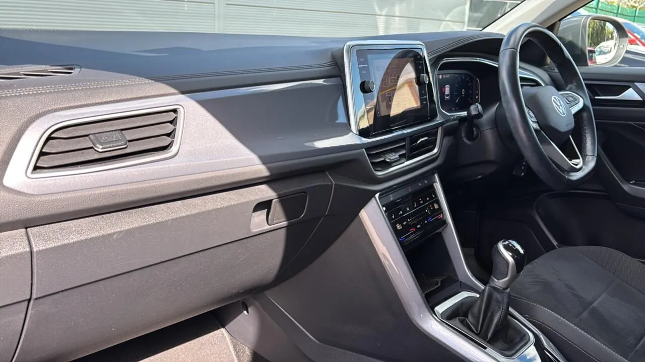 Volkswagen T-Roc 2023 photo 3