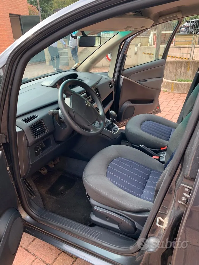Lancia Musa 2011 photo 5