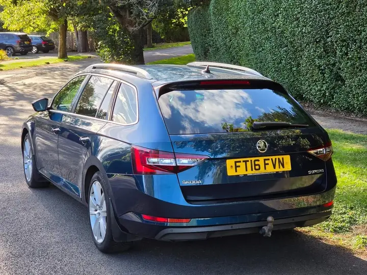 Skoda Superb 2016 photo 5