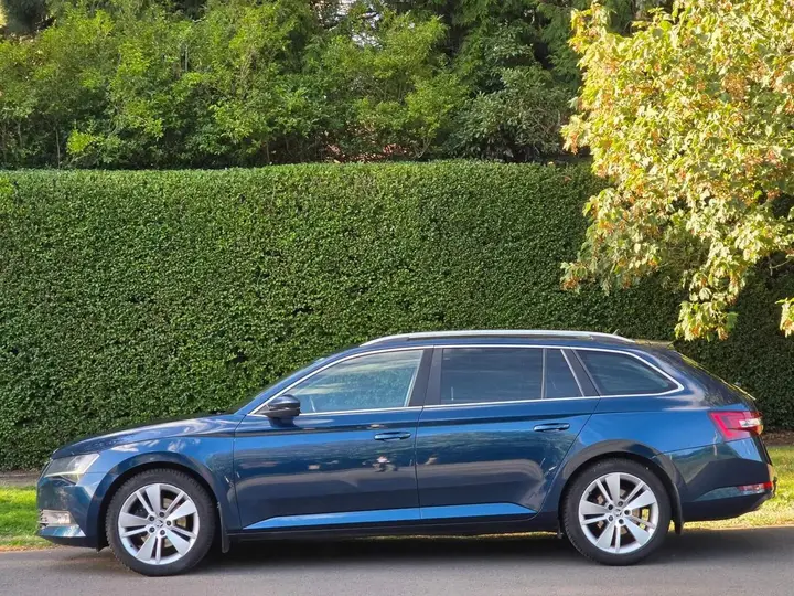 Skoda Superb 2016 photo 4