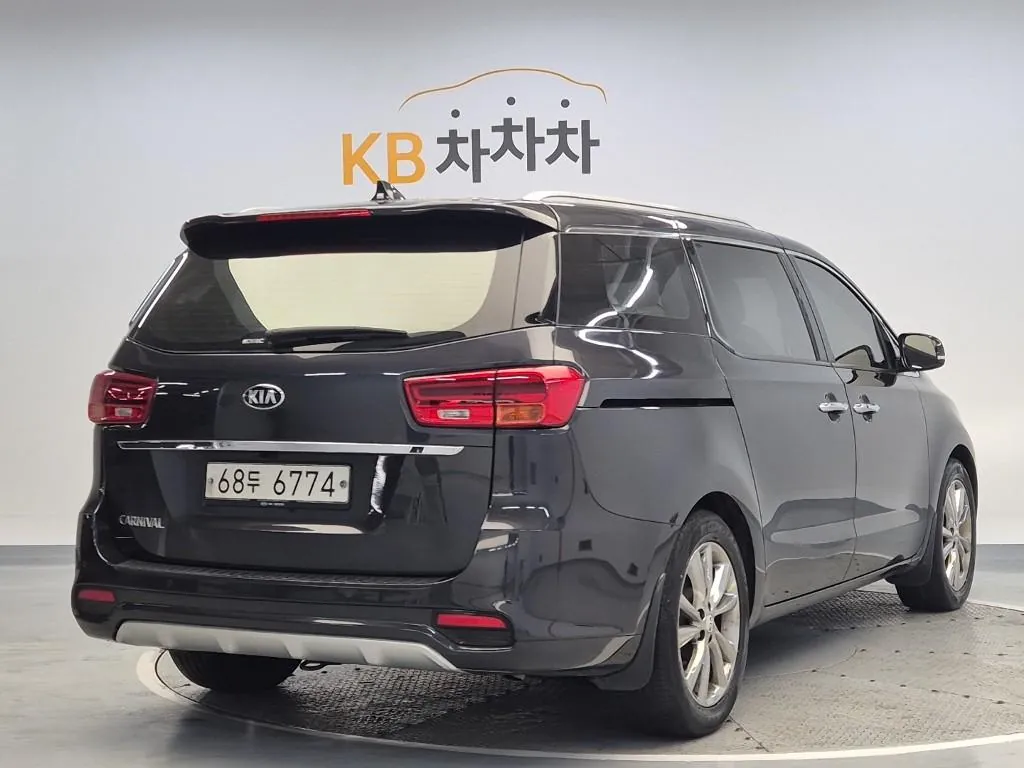 Kia Carnival 2019 photo 3
