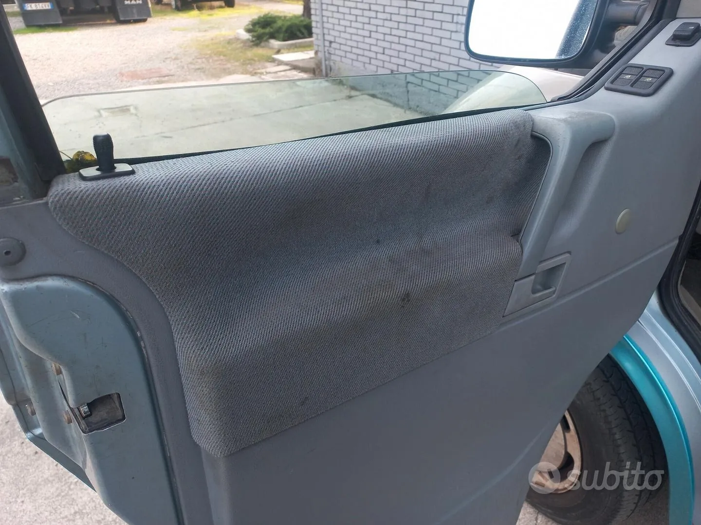 Volkswagen Transporter 1993 photo 3