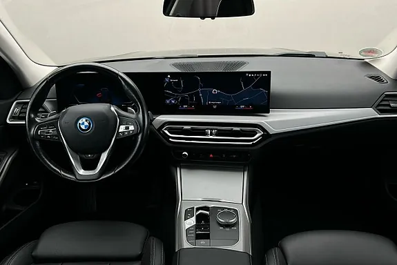 BMW 330E 2023 photo 3