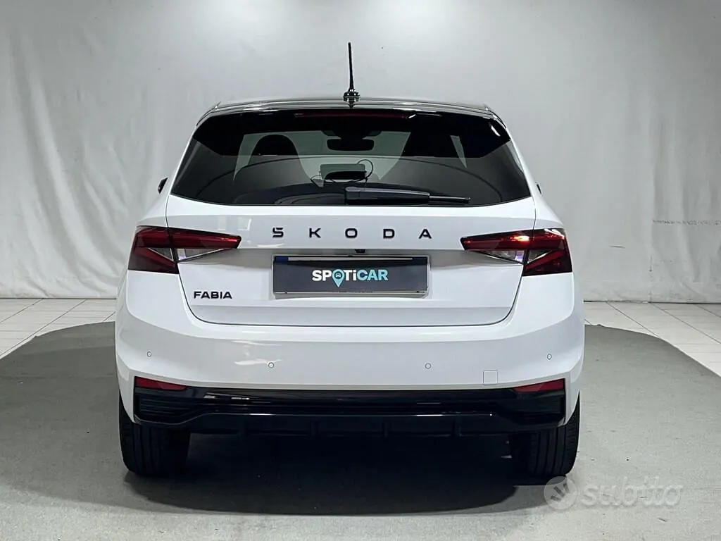 Skoda Fabia 2024 photo 4