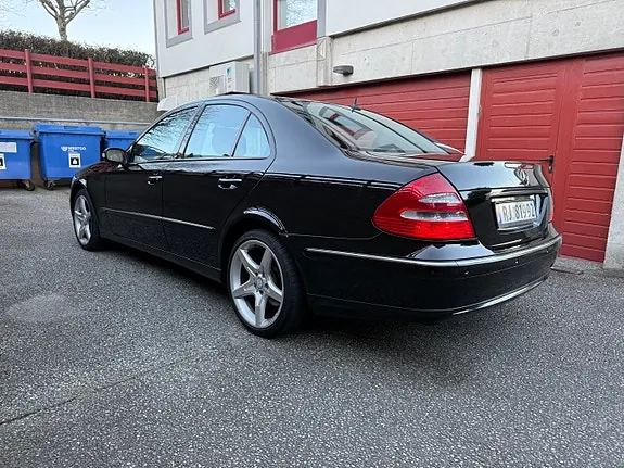 Mercedes-Benz E220 D 2005 photo 4