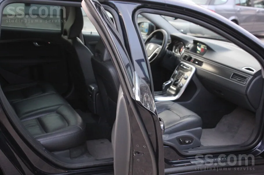 Volvo V70 2016 photo 2