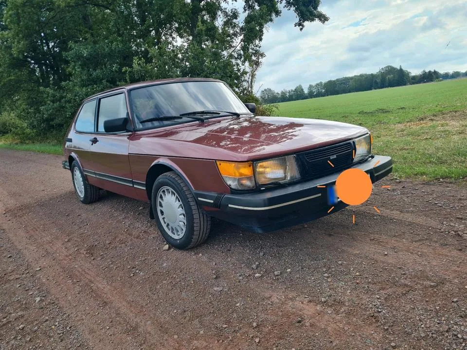Saab 900
