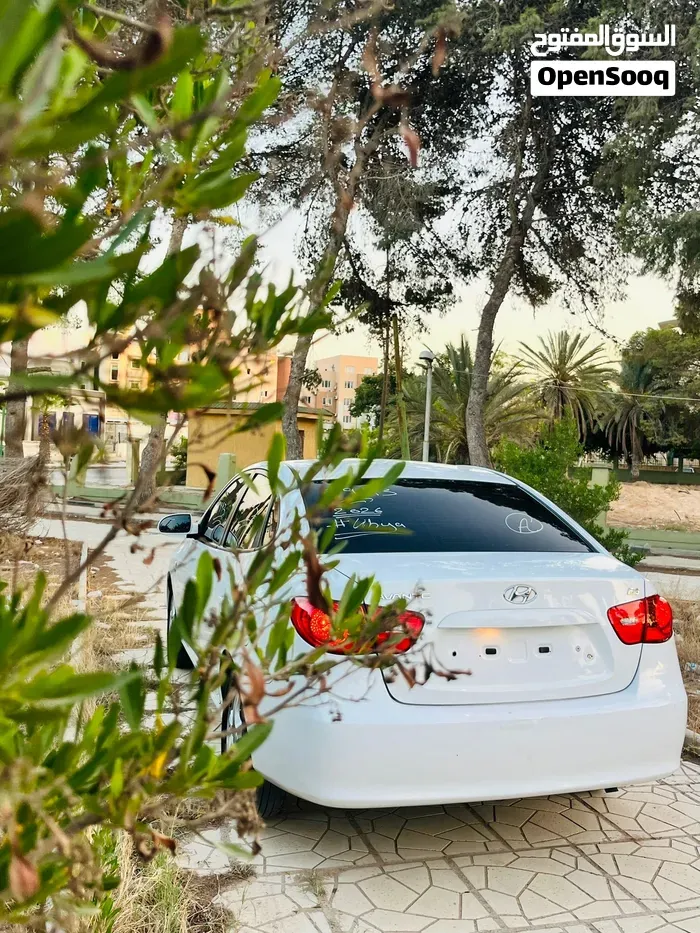 Hyundai Avante 2010 photo 4