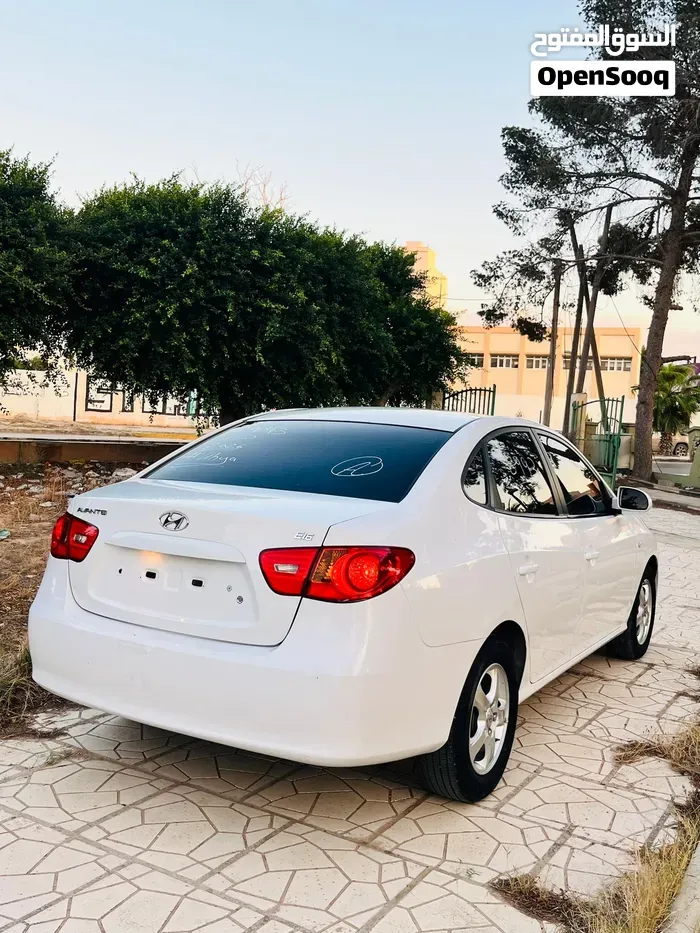 Hyundai Avante 2010 photo 3