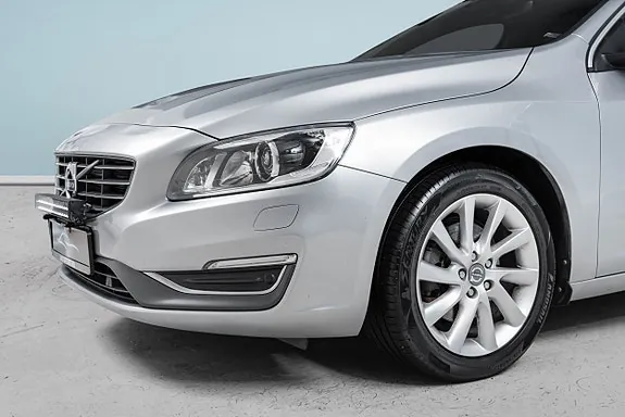 Volvo V60 2015 photo 2