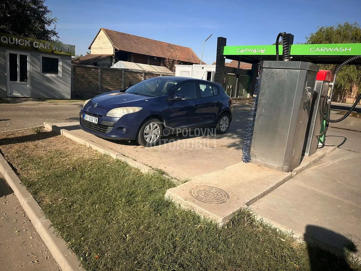 Renault Megane 2010 photo 2