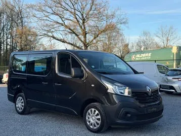 Renault Trafic 2015 photo 2