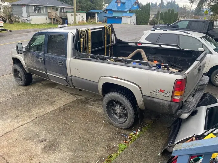 GMC Sierra 2500Hd 2004 photo 3