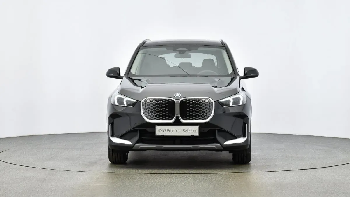 BMW Ix1 2025 photo 2