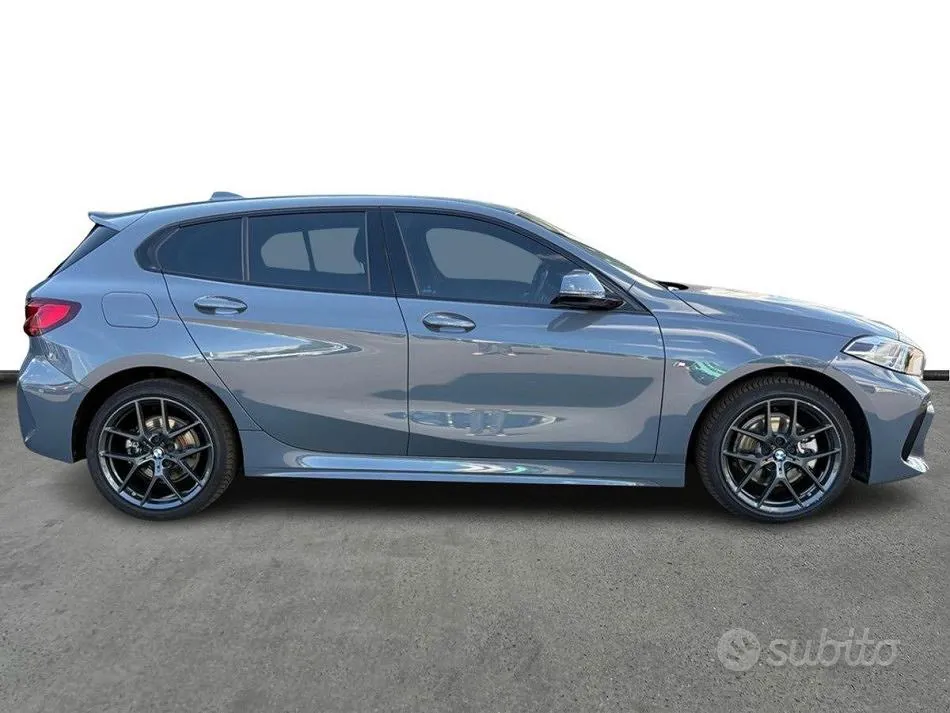 BMW 118D 2023 photo 4