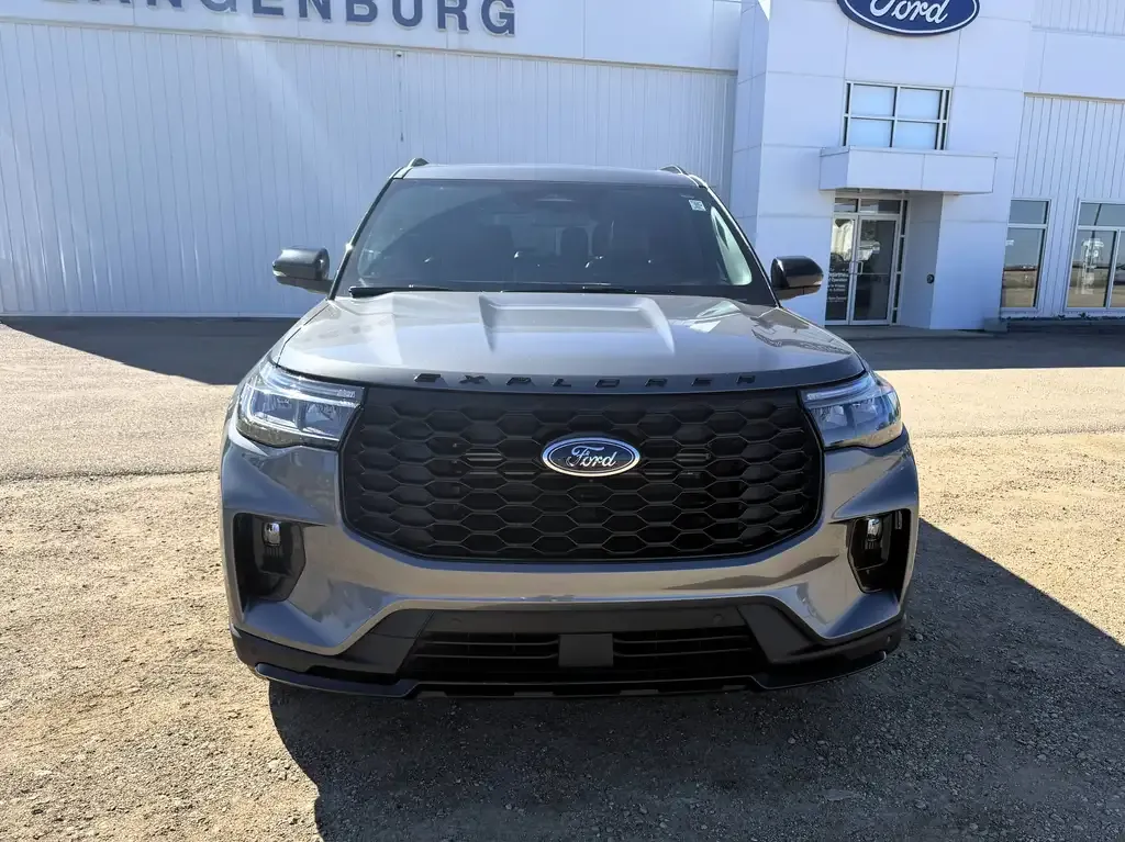 Ford Explorer 2025 photo 3