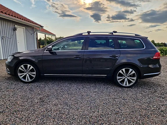 Volkswagen Passat 2011 photo 3