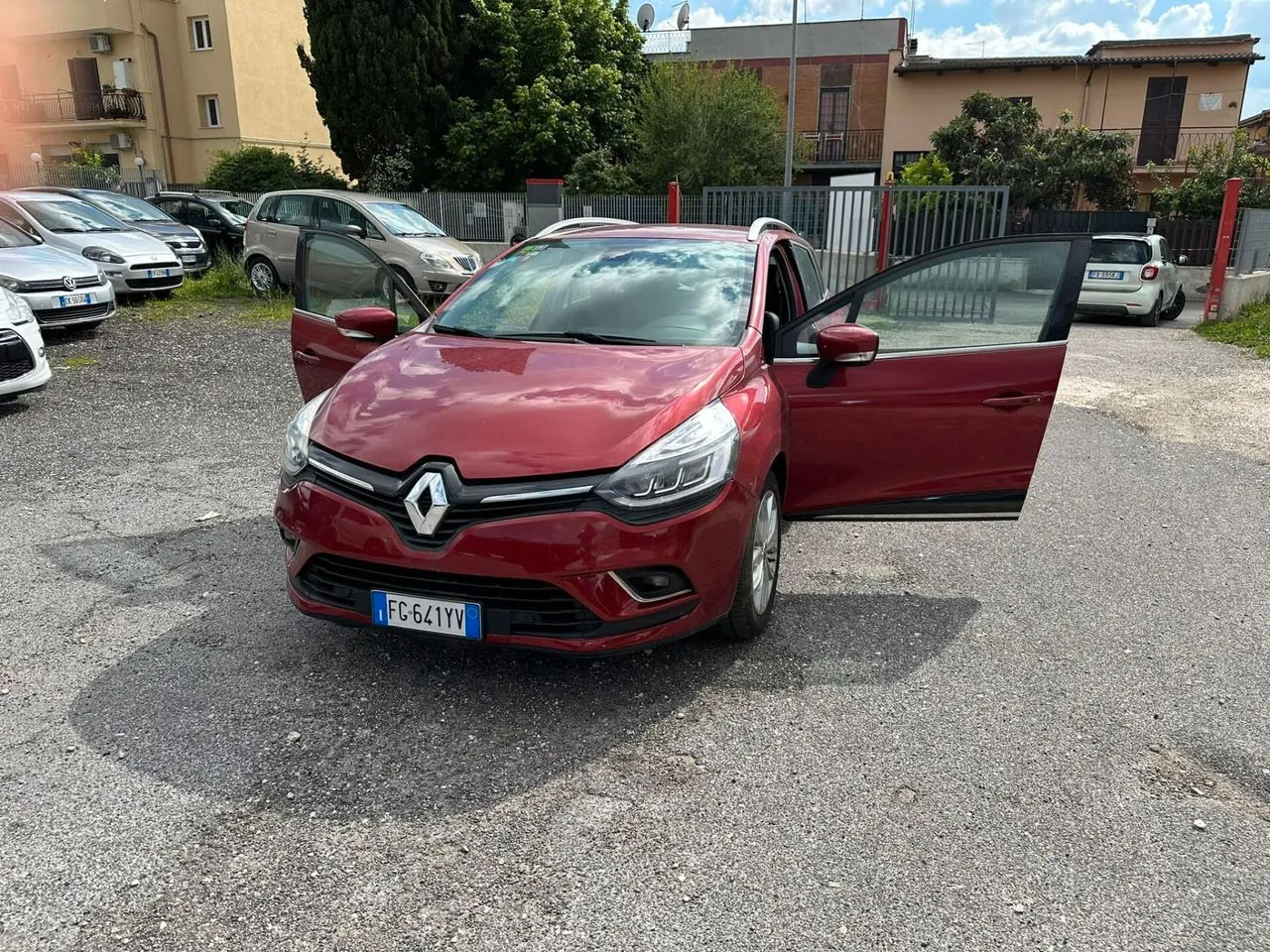 Renault Clio 2017 photo 2