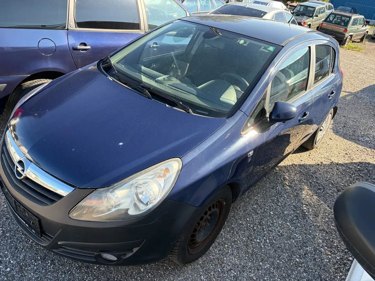 Opel Corsa 2010 photo 2