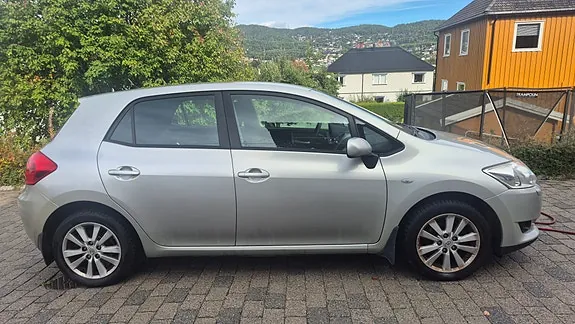 Toyota Auris 2008 photo 3