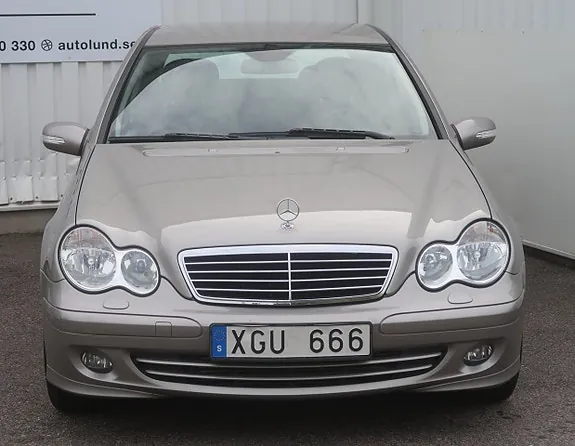 Mercedes-Benz C180 2006 photo 2