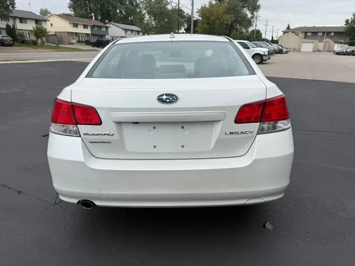 Subaru Legacy 2014 photo 4
