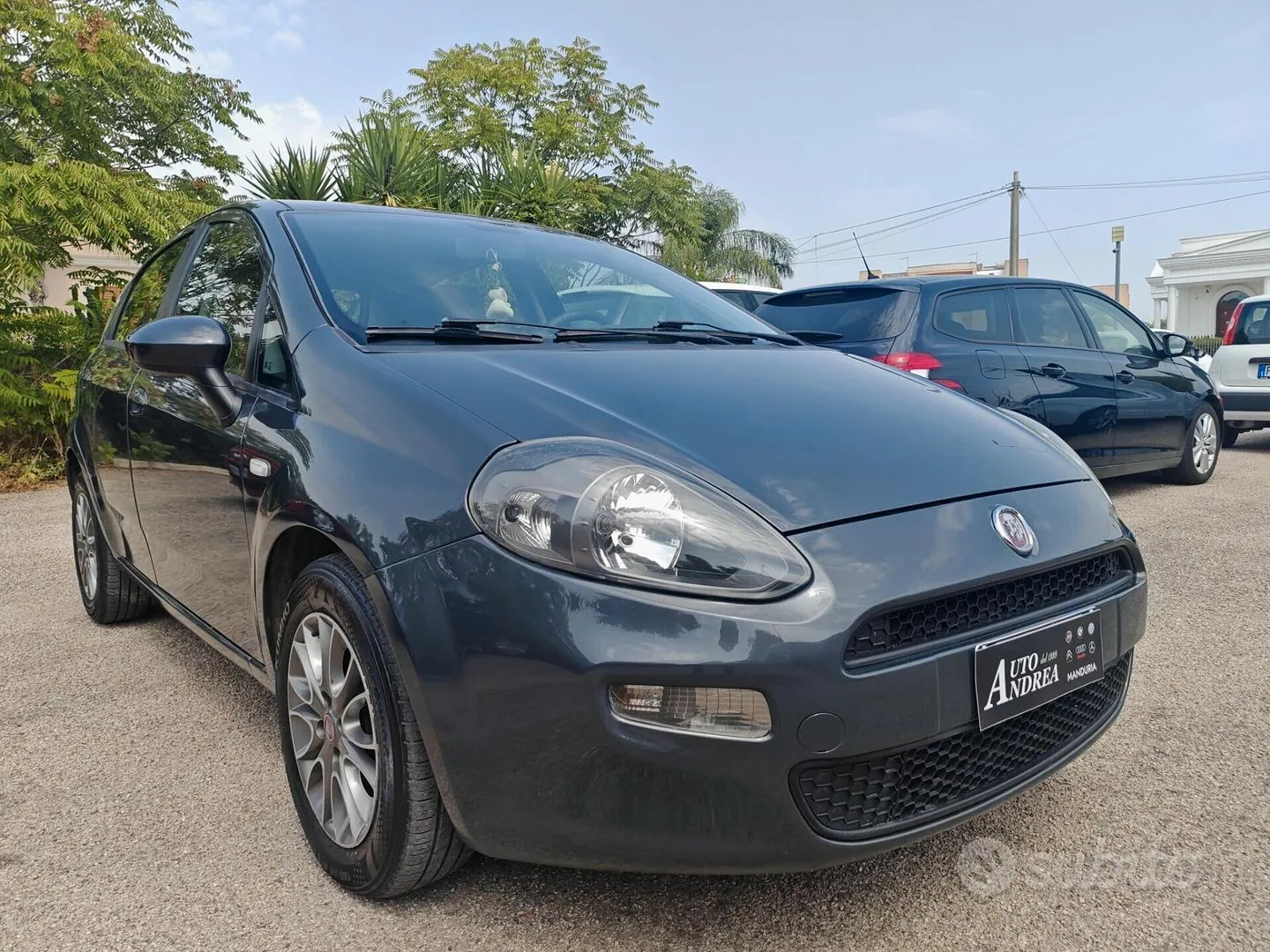 Fiat Grande Punto 2012 photo 3