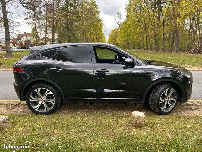 Jaguar E-Pace 2019 photo 4