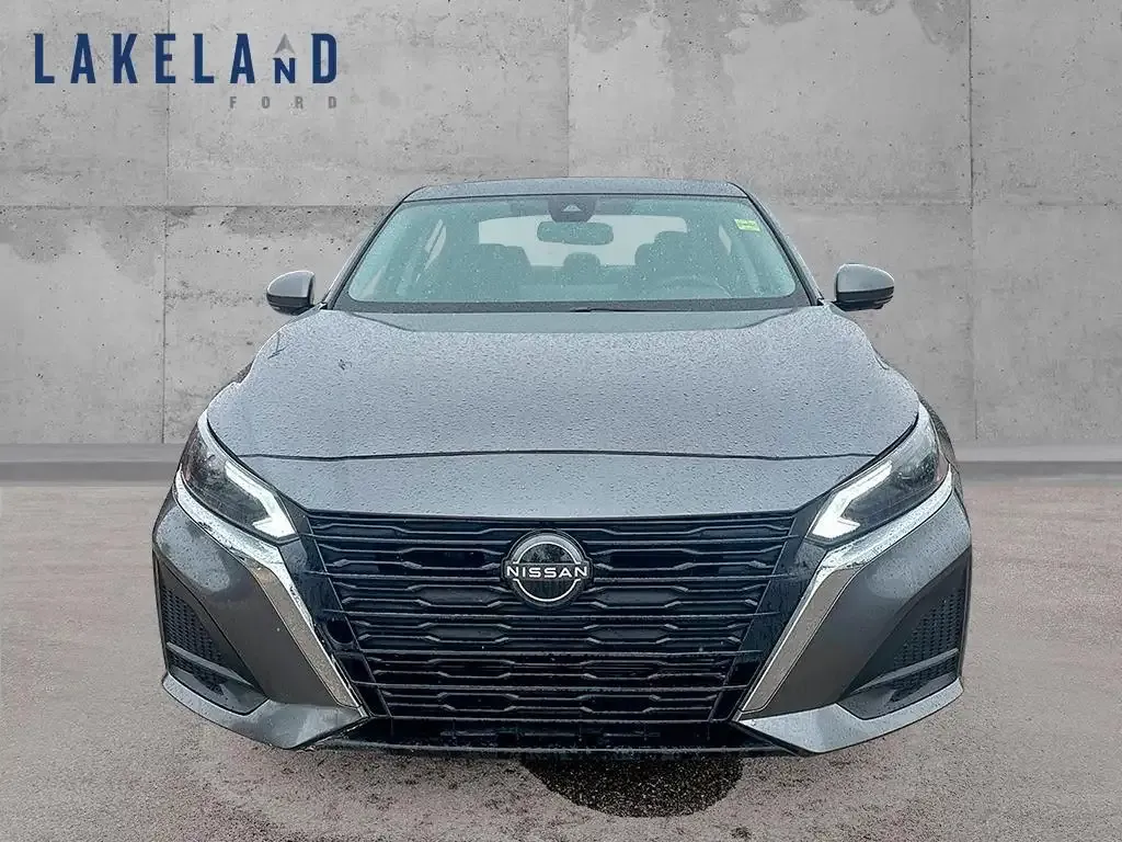 Nissan Altima 2024 photo 2