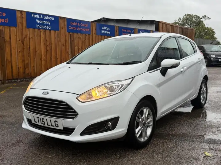 Ford Fiesta 2015 photo 2