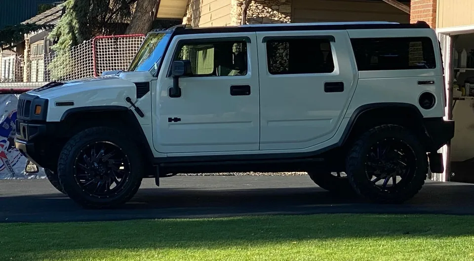 Hummer H2 2005 photo 2